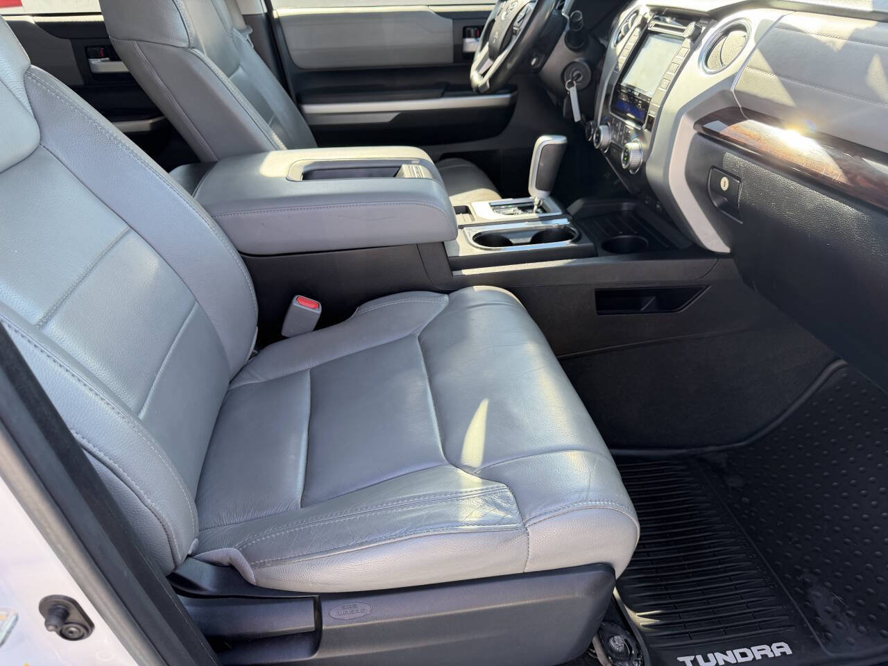 Used 2016 Toyota Tundra Limited w/ Limited Premium Package AWD/4WD image 21