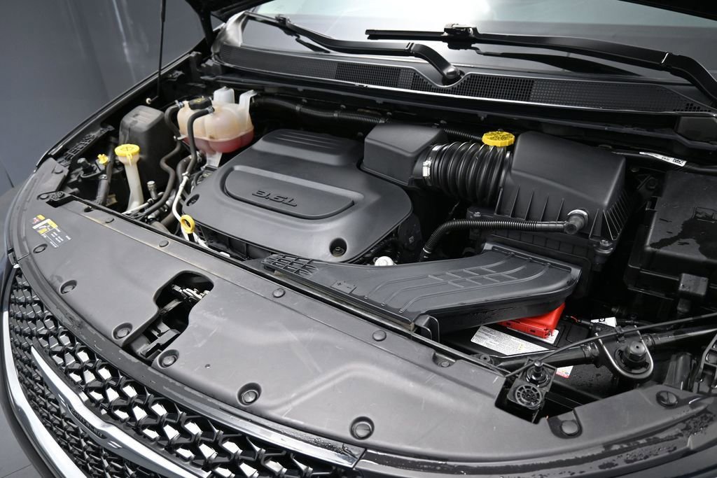 Used 2023 Chrysler Pacifica Touring-L FWD image 14