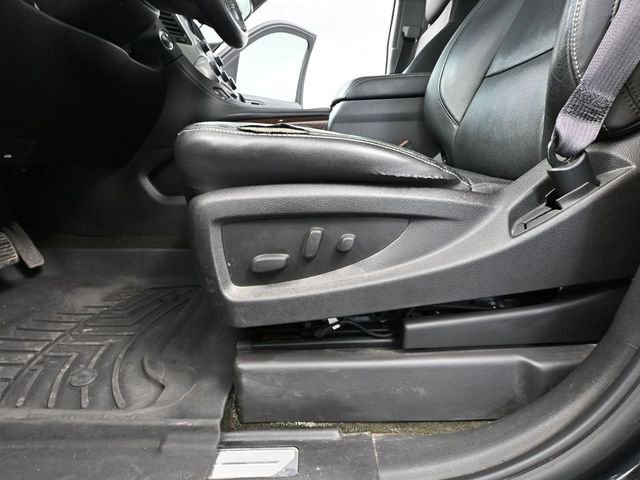 Used 2016 GMC Yukon SLT w/ Premium Edition AWD/4WD image 28