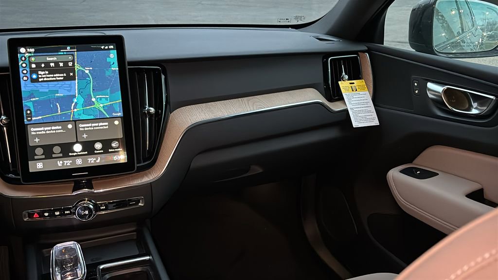 New 2026 Volvo XC60 T8 Plus w/ Climate Package image 8