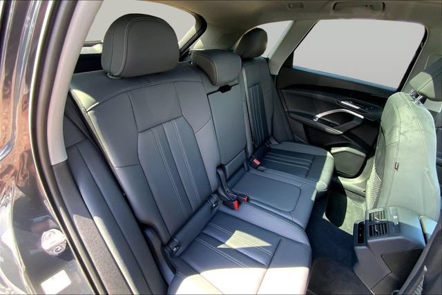 Certified 2025 Audi Q5 Premium w/ Convenience Package AWD/4WD image 19