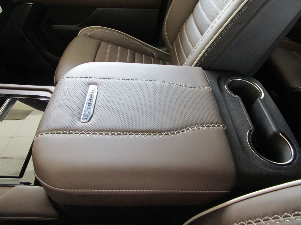 New 2026 GMC Yukon XL Denali Ultimate w/ LPO, Floor Liner Package AWD/4WD image 48