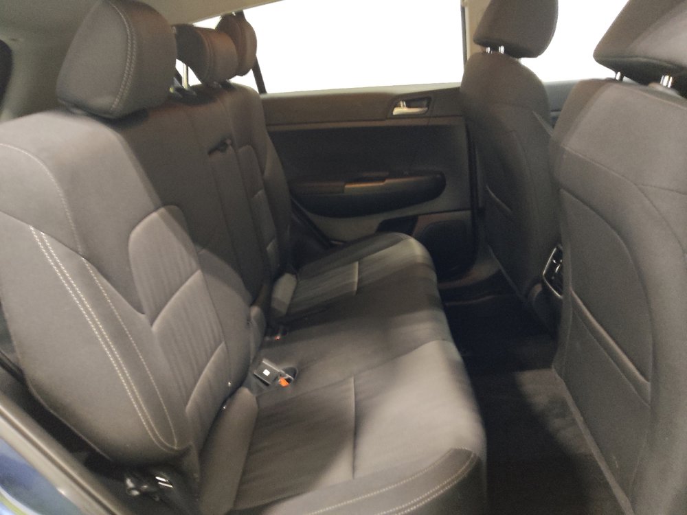 Used 2022 Kia Sportage LX image 19