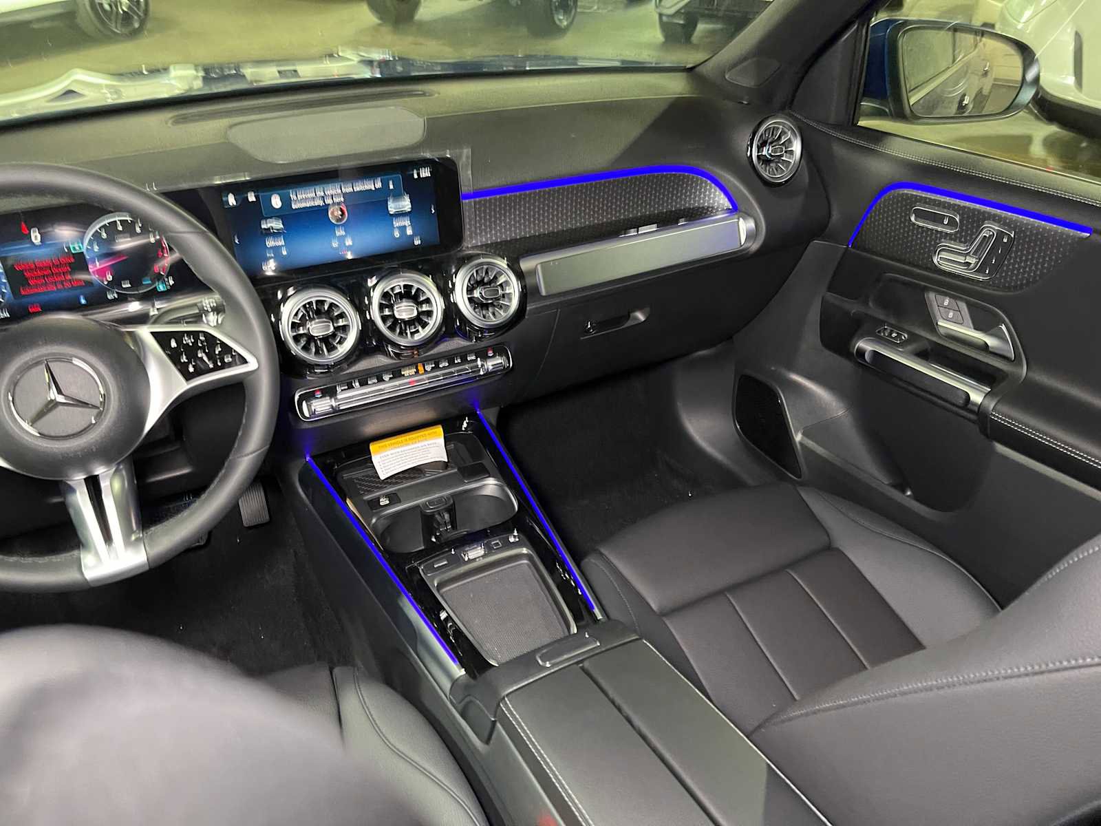 New 2025 Mercedes-Benz GLB 250 4MATIC image 31