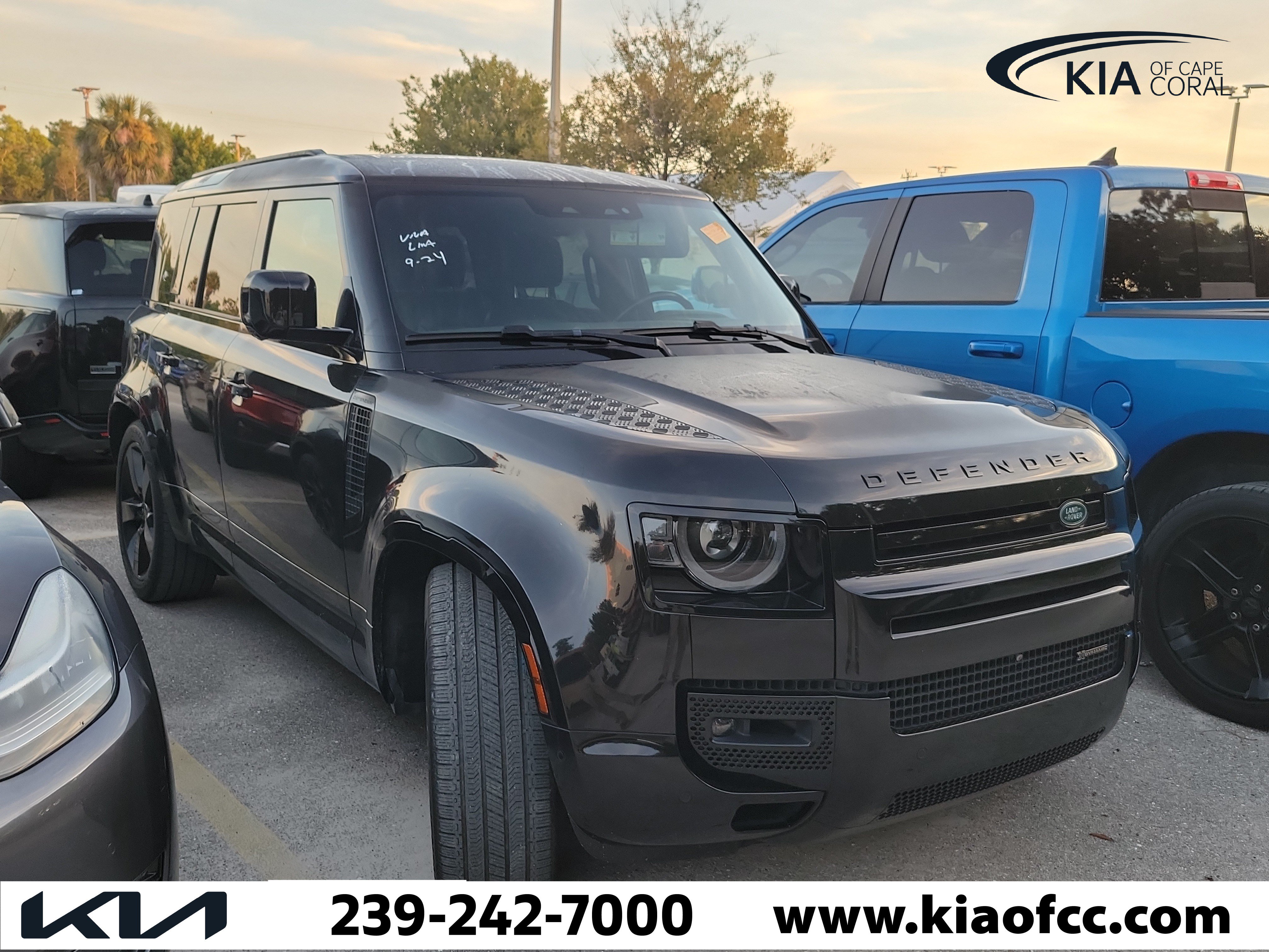 Used 2022 Land Rover Defender 110 X-Dynamic HSE AWD/4WD image 1