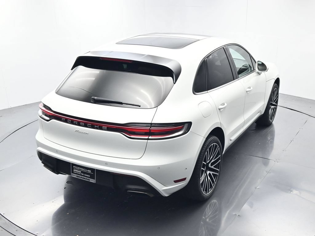 Certified 2024 Porsche Macan AWD/4WD image 39