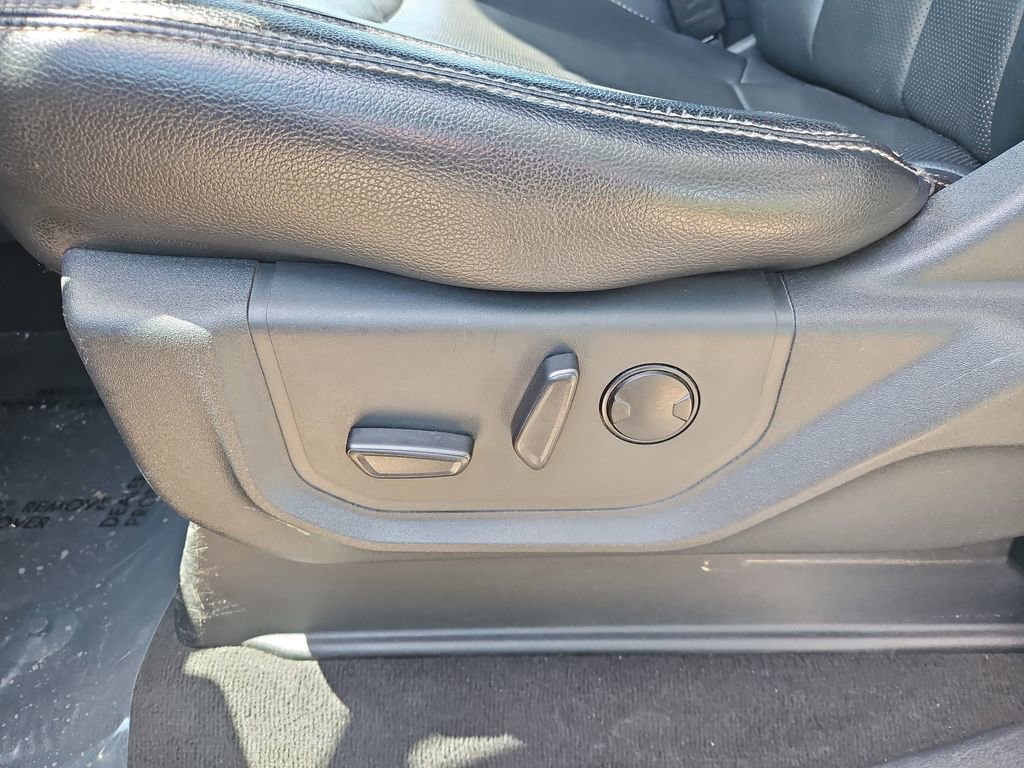 Used 2022 Ford F350 Lariat w/ Tremor Off-Road Package image 15