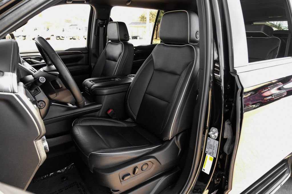 Used 2024 Chevrolet Suburban Premier image 28
