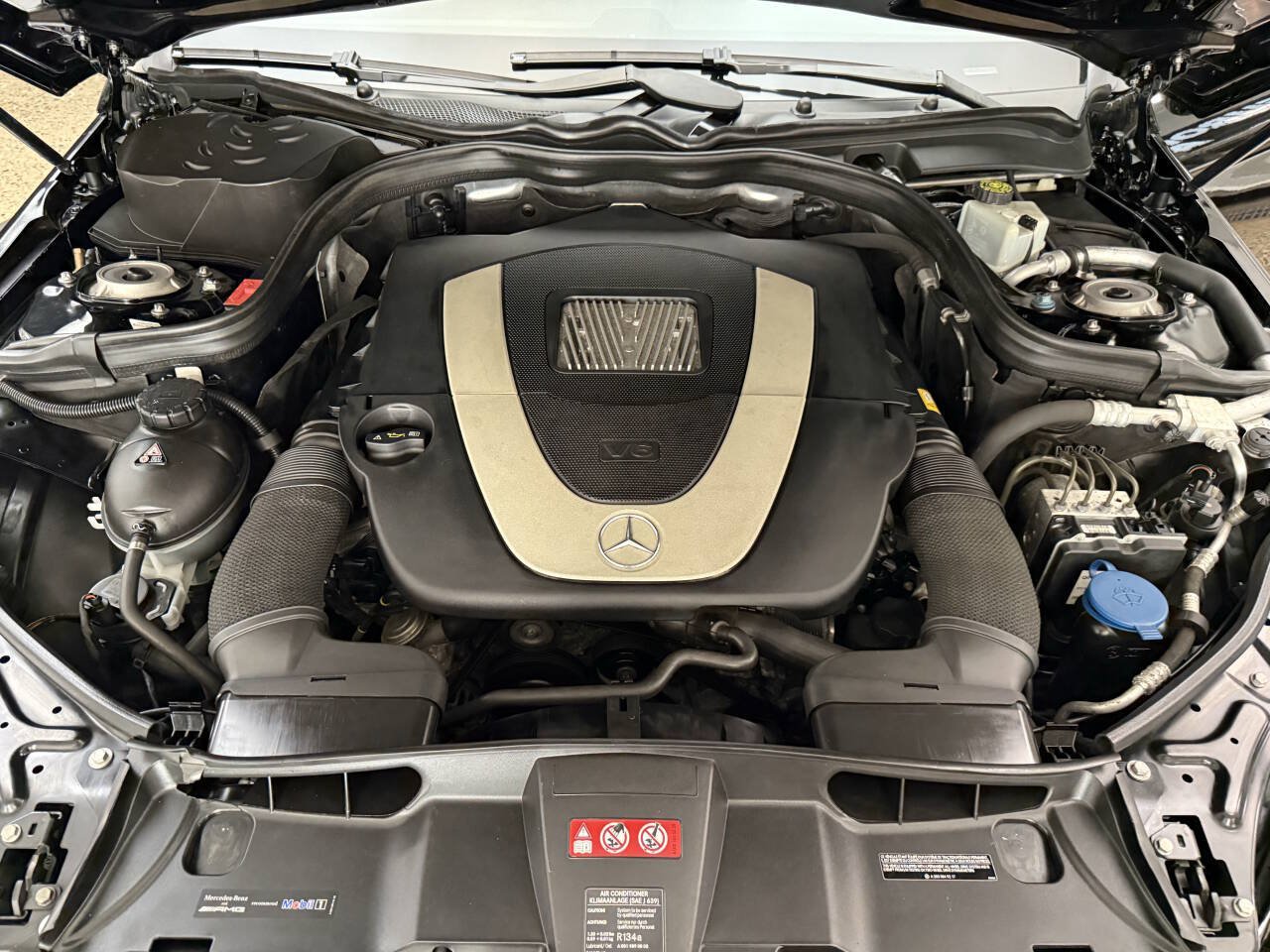 Used 2011 Mercedes-Benz E 350 4MATIC Sedan image 17