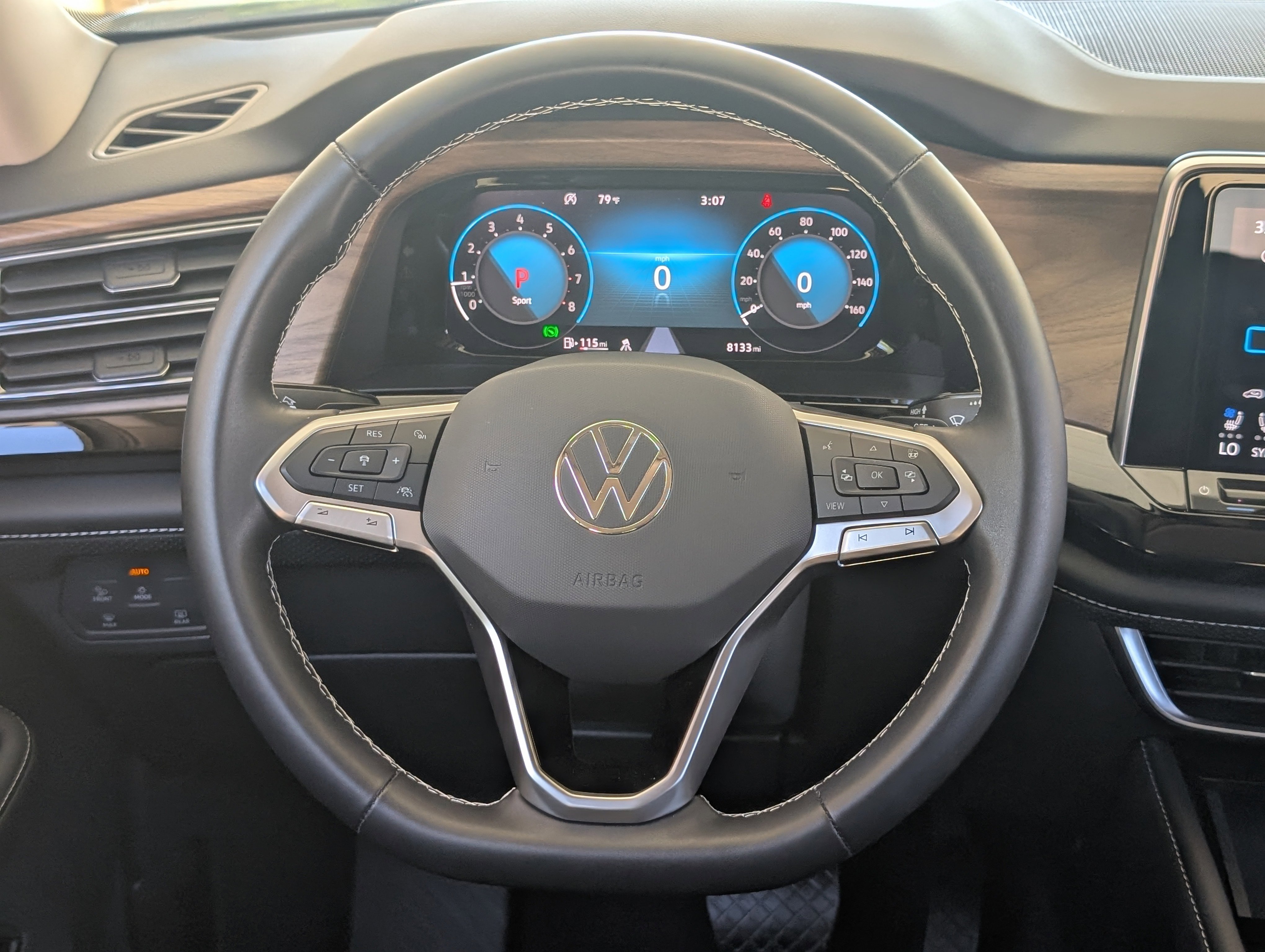 Used 2024 Volkswagen Atlas SE image 27