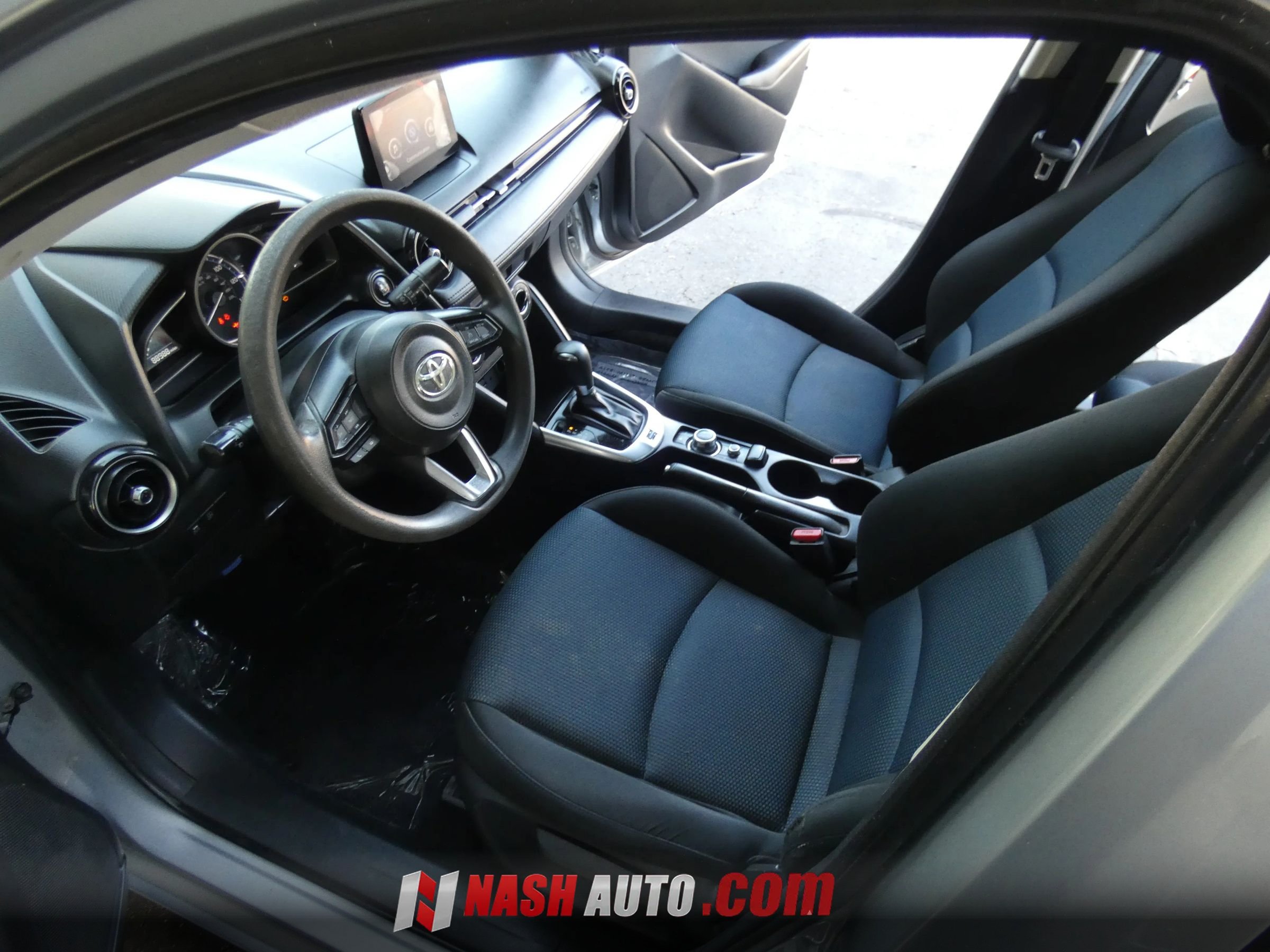 Used 2019 Toyota Yaris LE FWD image 44