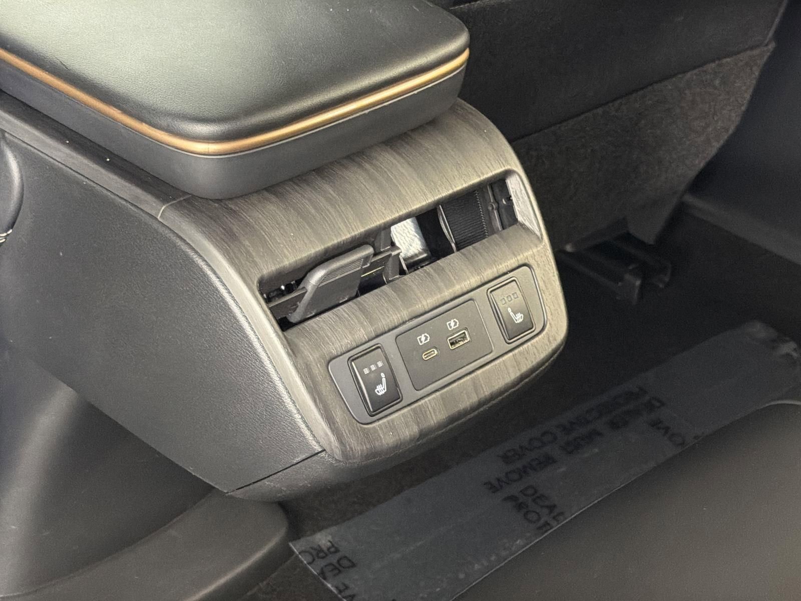 Used 2024 Nissan Ariya FWD image 26