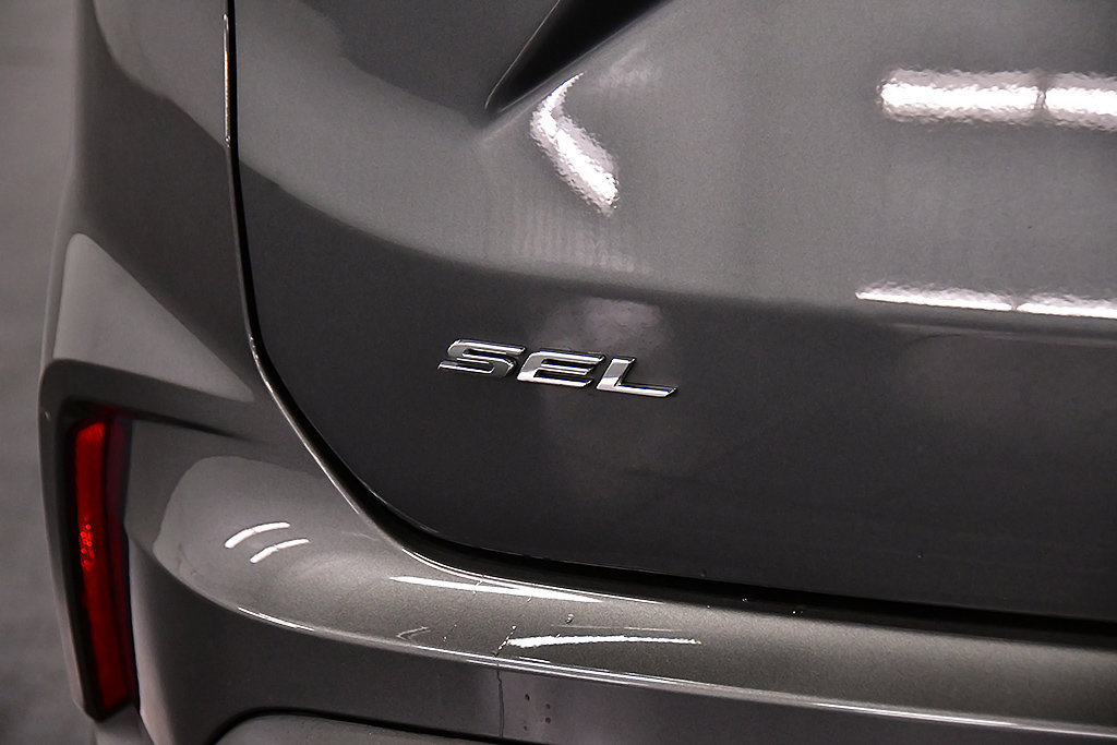Used 2023 Ford Edge SEL w/ Sport Appearance Package AWD/4WD image 11