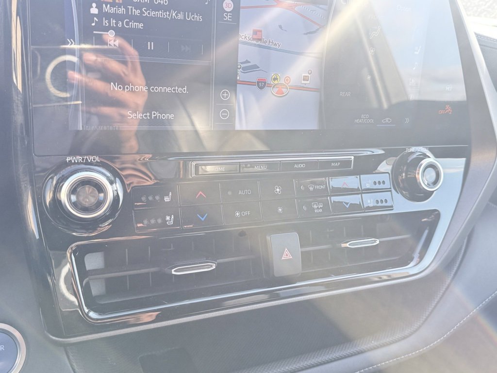 Used 2021 Toyota Highlander Limited image 17