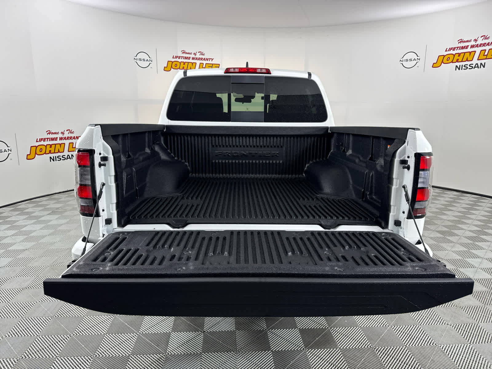 New 2026 Nissan Frontier SV image 5