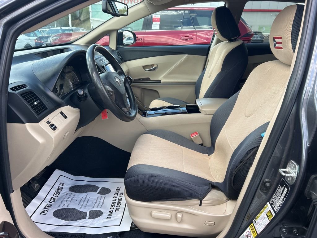 Used 2010 Toyota Venza image 2
