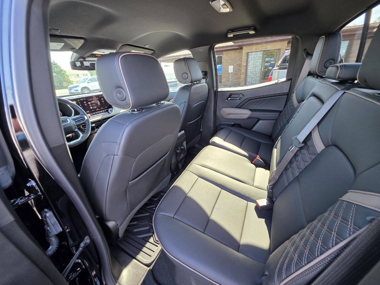 Used 2024 GMC Canyon Denali AWD/4WD image 31