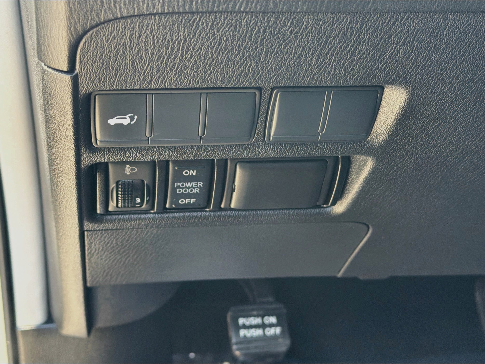 Used 2018 Nissan Armada SL w/ Moonroof Package AWD/4WD image 16