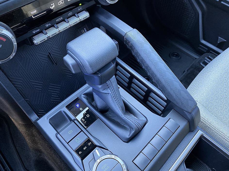 Certified 2025 Toyota 4Runner SR5 AWD/4WD image 19