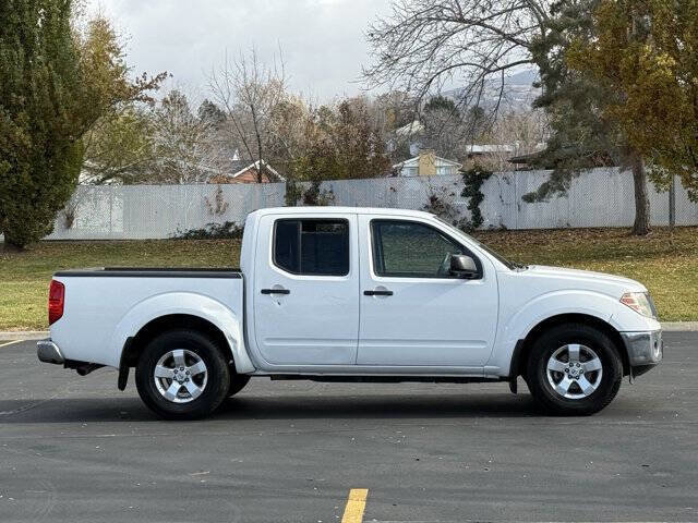 Used 2010 Nissan Frontier SE image 5