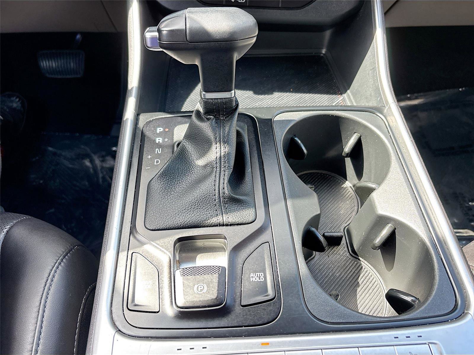 Used 2025 Kia Carnival FWD image 17