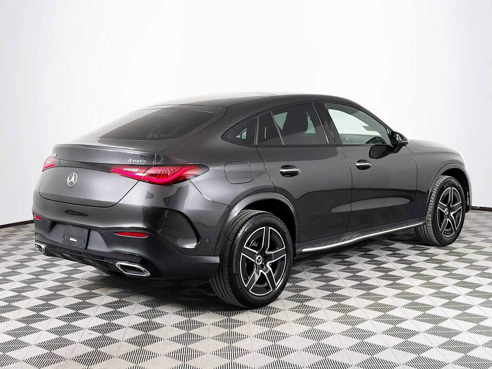 Used 2024 Mercedes-Benz GLC 300 4MATIC image 5