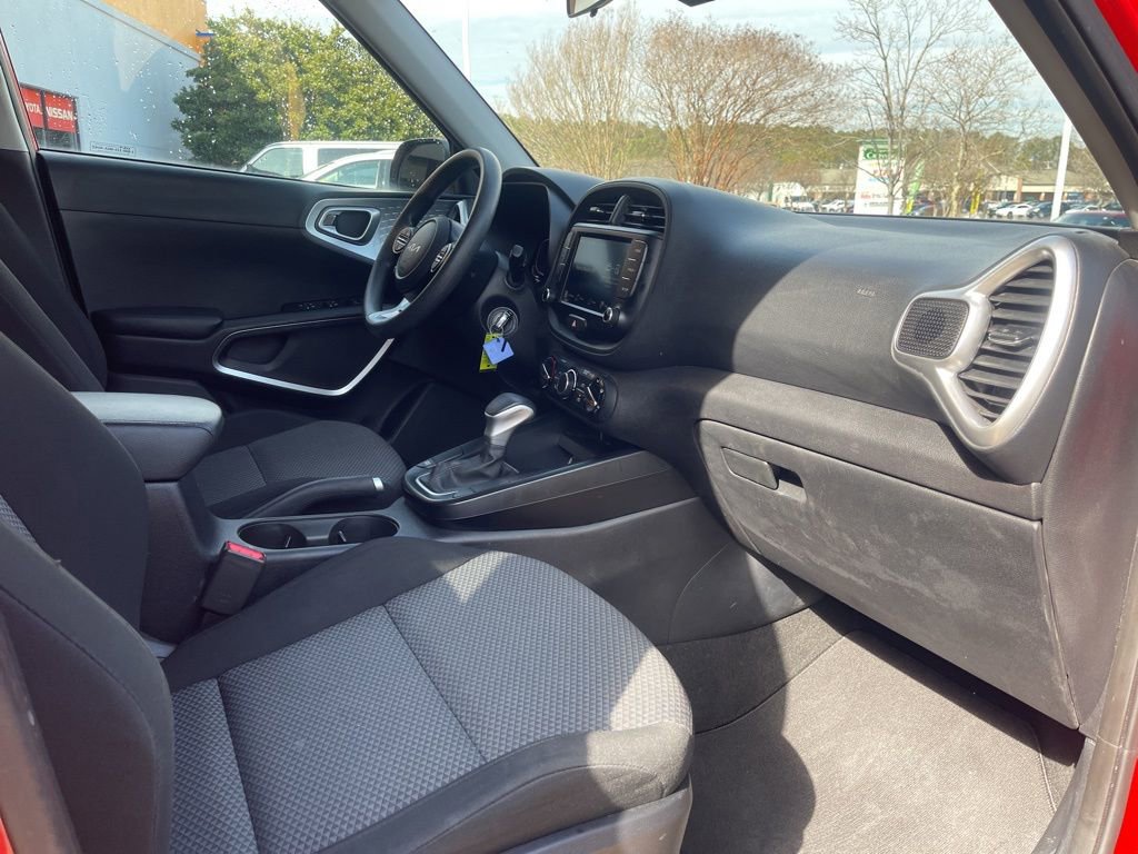 Used 2023 Kia Soul LX w/ Option Group 015 image 17