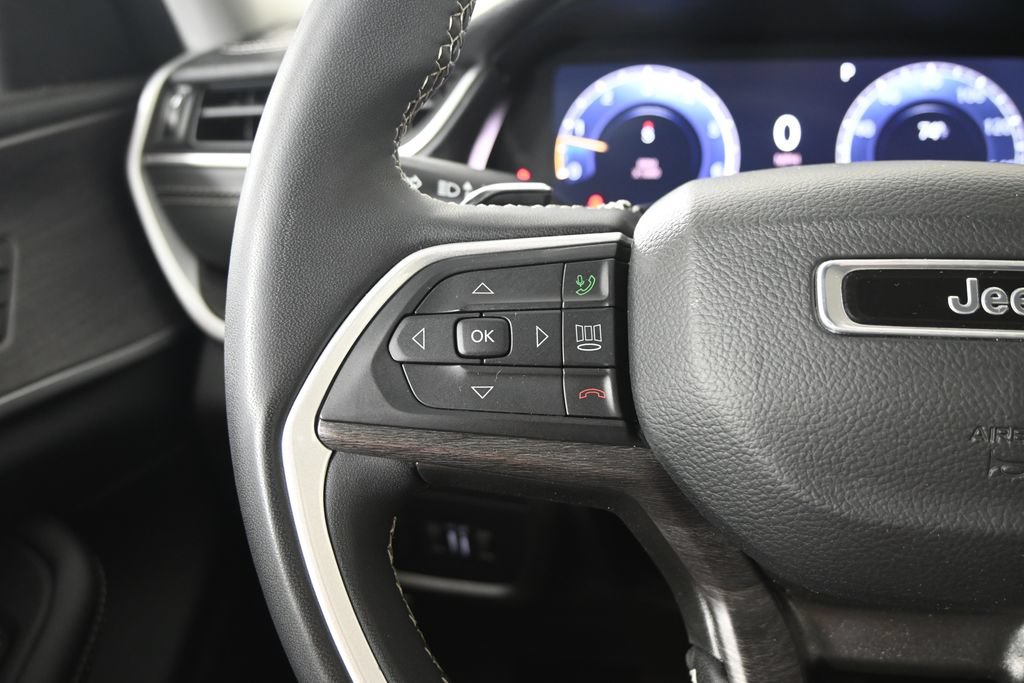Used 2023 Jeep Grand Cherokee L Limited w/ Luxury Tech Group II AWD/4WD image 37