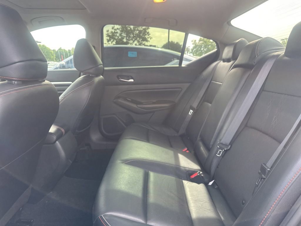 Used 2024 Nissan Altima 2.5 SR w/ SR Premium Package FWD image 8