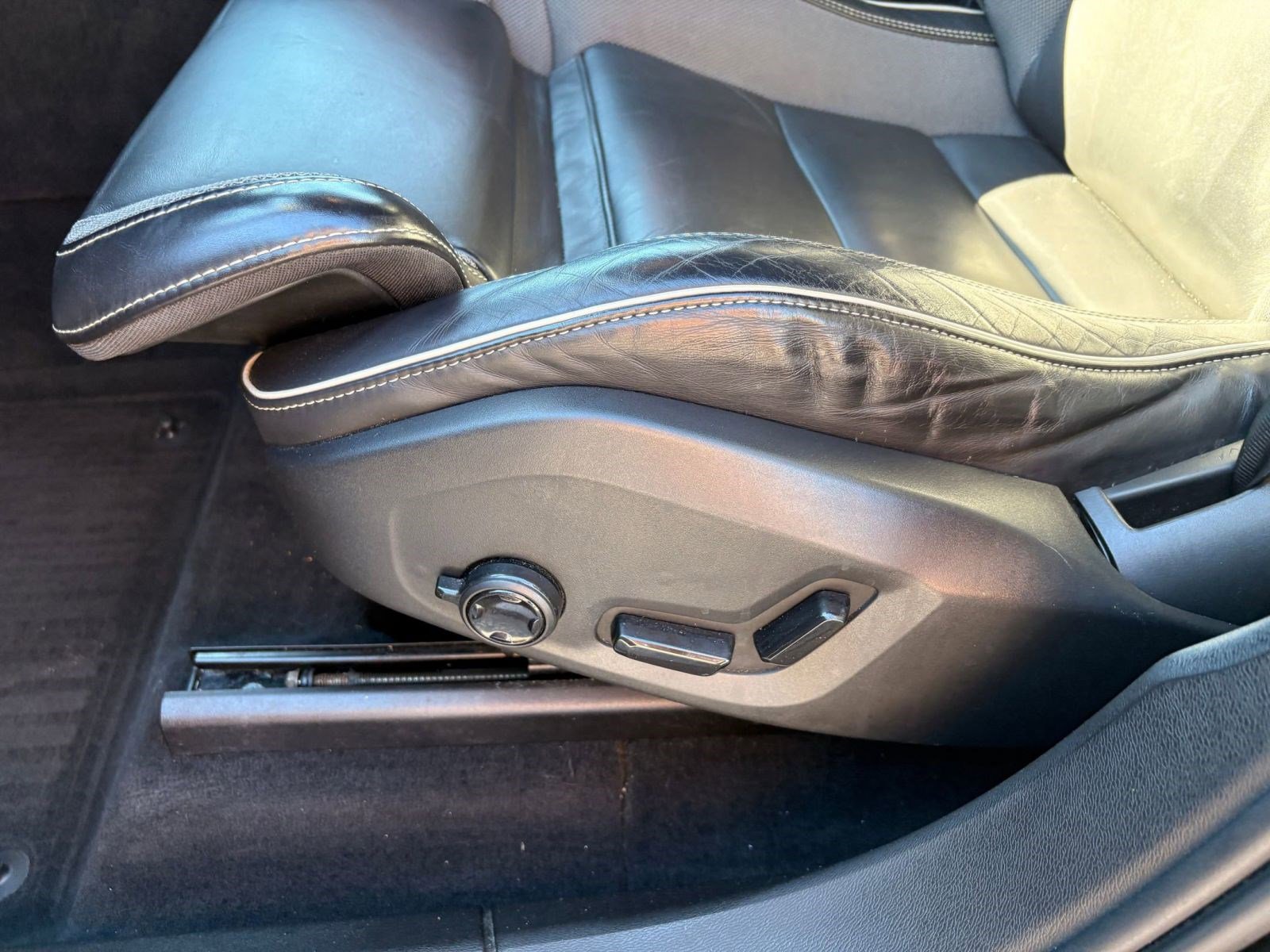 Used 2020 Volvo XC60 T6 R-Design w/ Protection Package Premier image 14