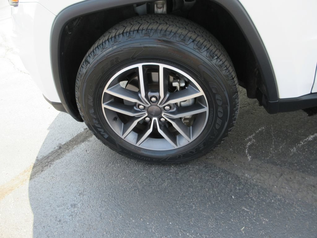 Used 2020 Jeep Grand Cherokee Limited AWD/4WD image 14