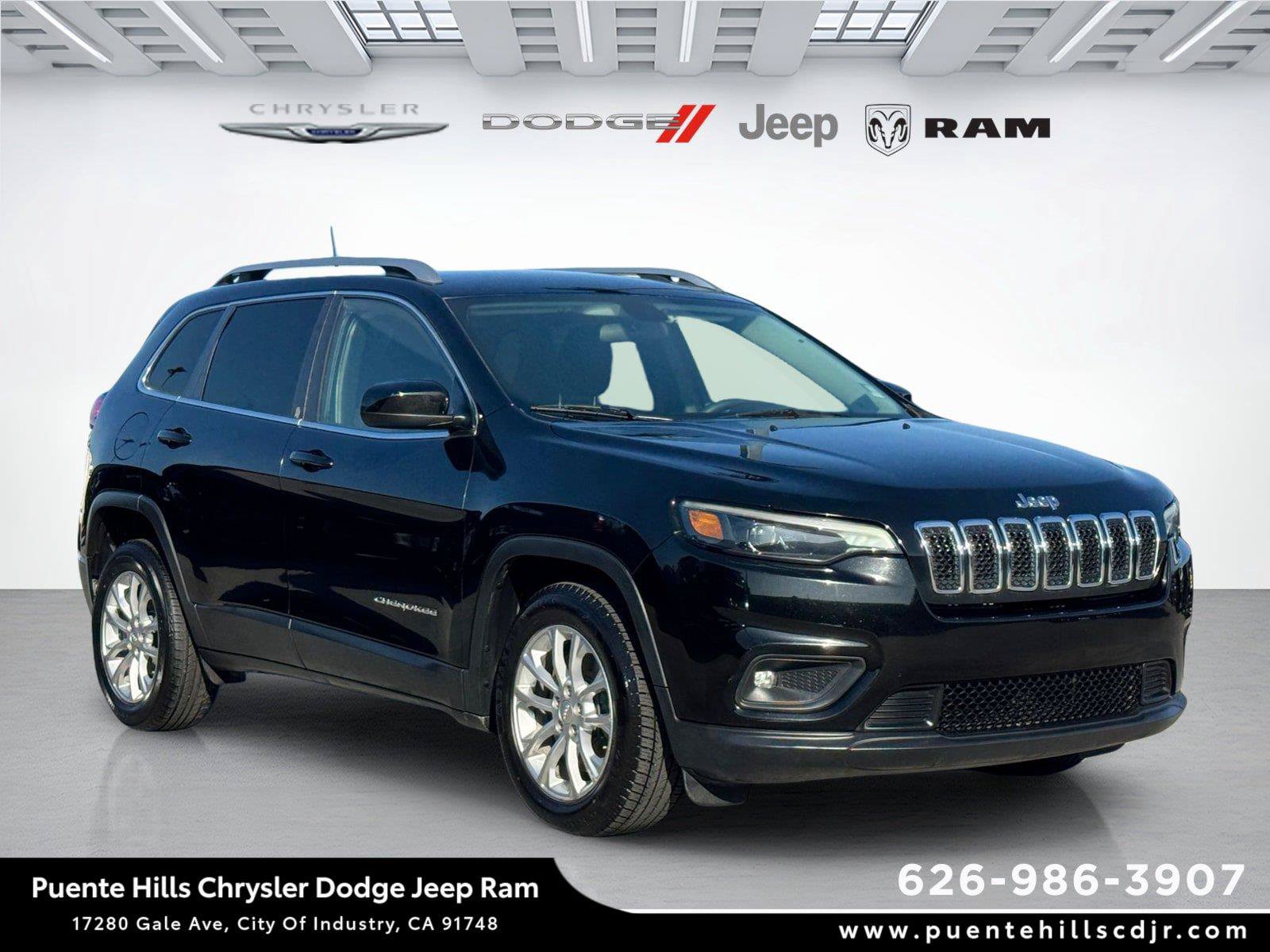 Used 2019 Jeep Cherokee Latitude w/ Popular Appearance Group
