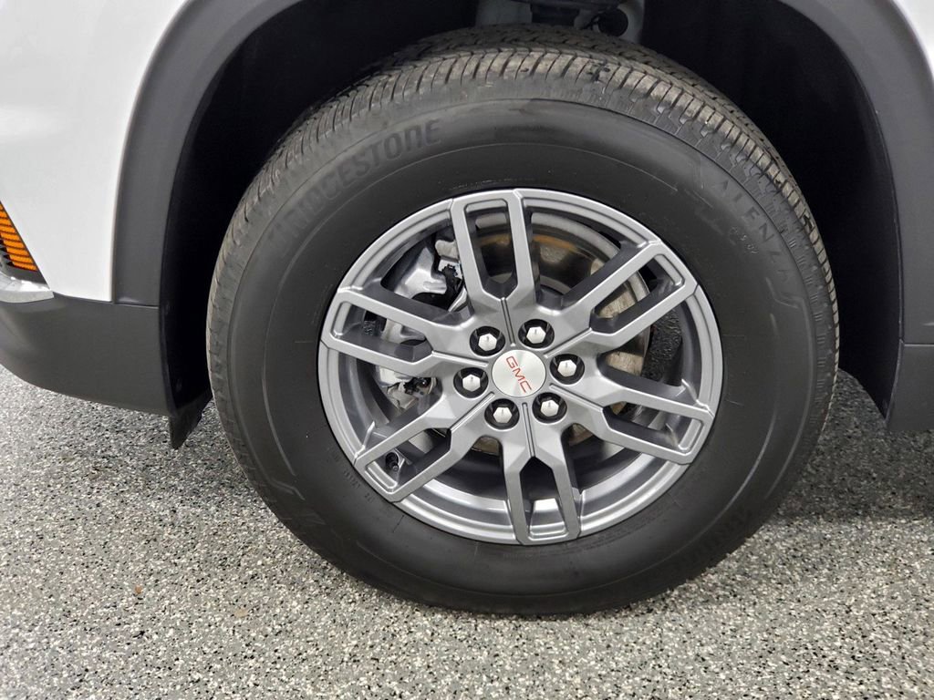 Used 2025 GMC Acadia Elevation image 8