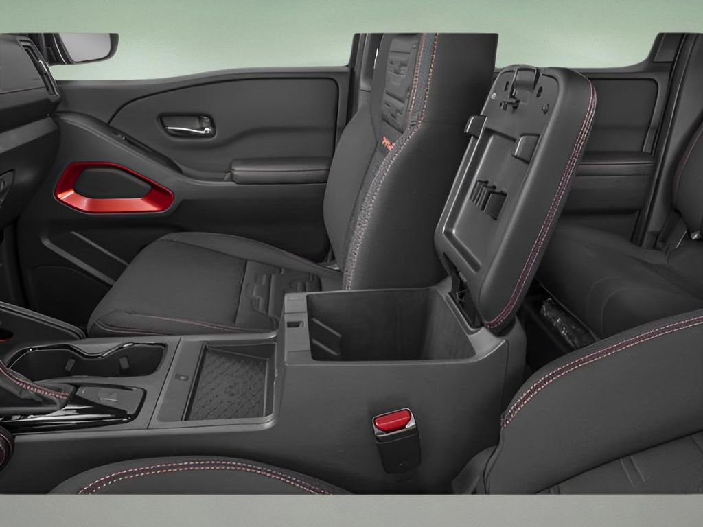 Used 2025 Nissan Frontier PRO-4X w/ Pro Convenience Package image 18