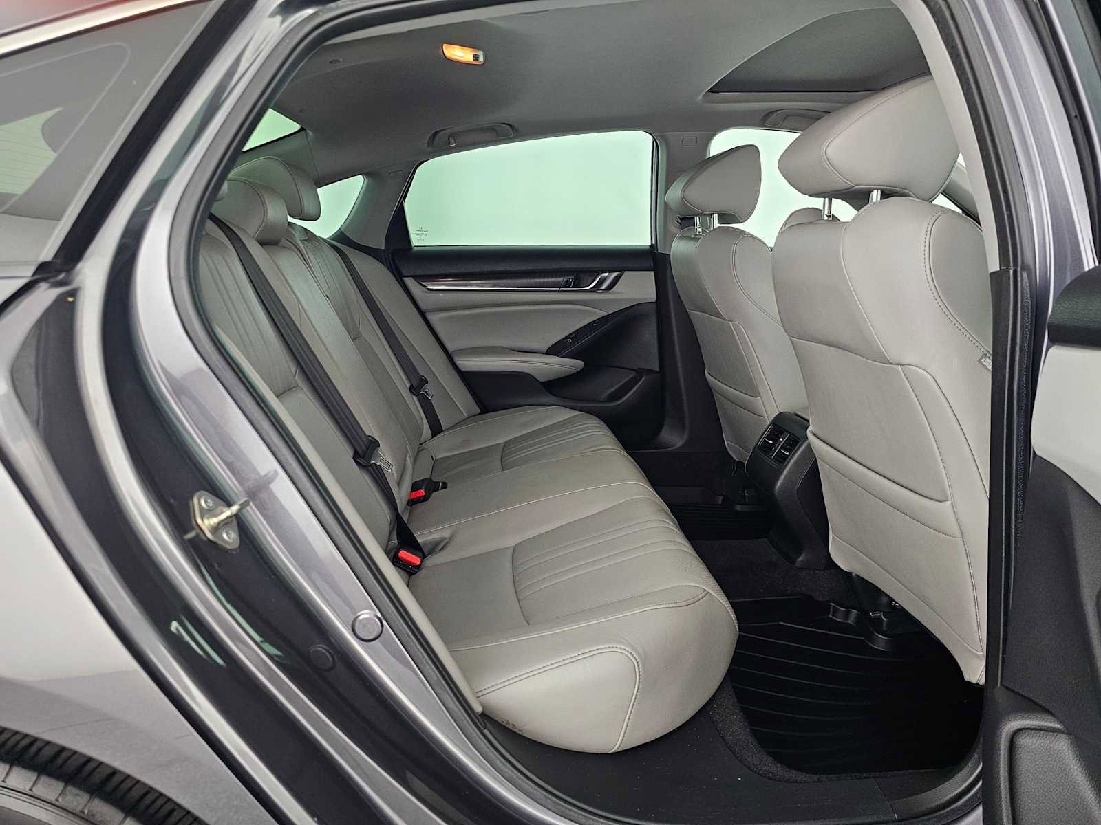 Used 2019 Honda Accord Touring image 12