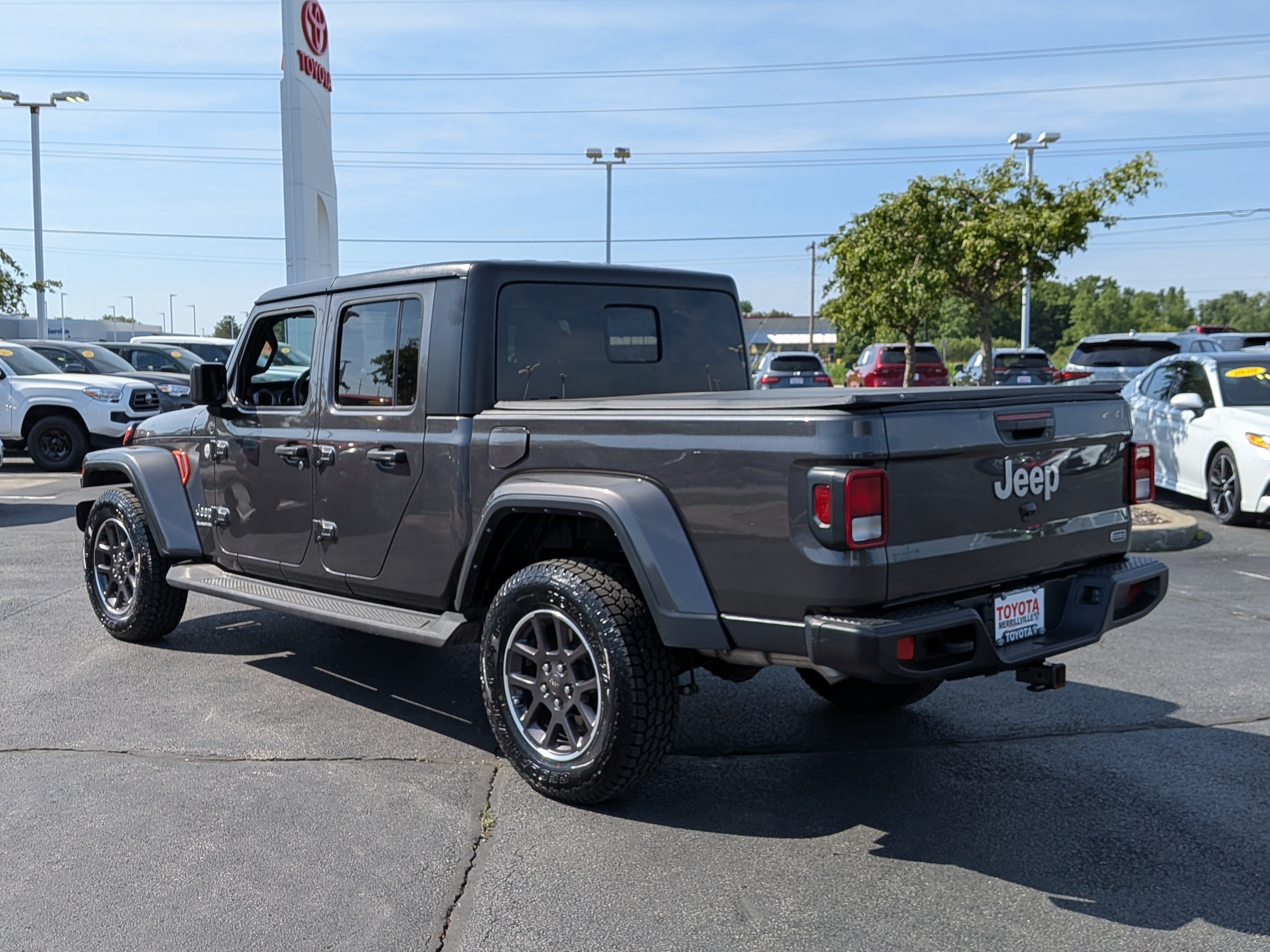 Used 2023 Jeep Gladiator Overland AWD/4WD image 6