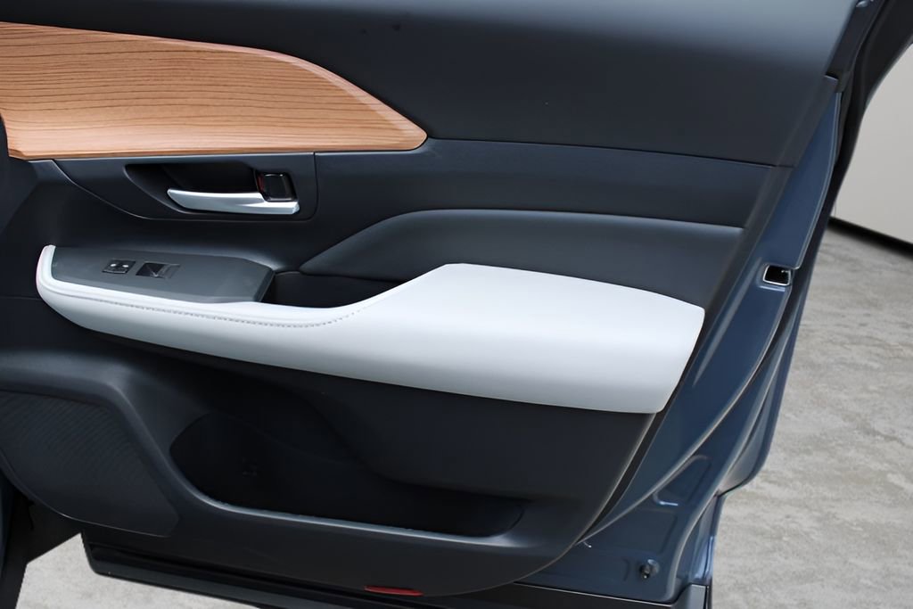 Certified 2026 Toyota Grand Highlander Platinum image 25