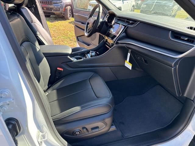New 2025 Jeep Grand Cherokee Limited w/ Luxury Tech Group II AWD/4WD image 30