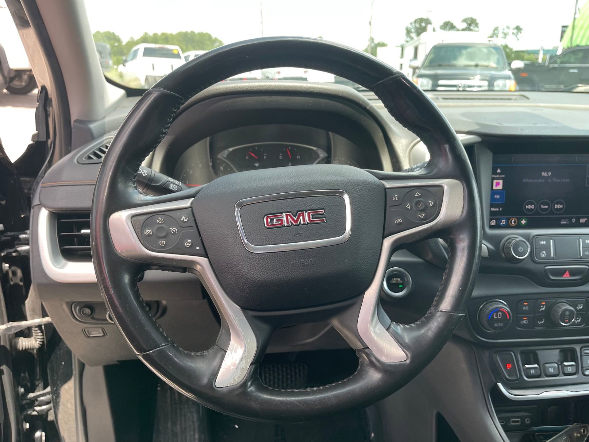 Used 2020 GMC Terrain SLT w/ Preferred Package FWD image 16