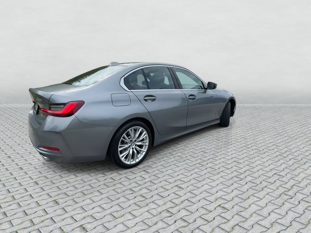 Used 2024 BMW 330i xDrive Sedan w/ Convenience Package AWD/4WD image 8