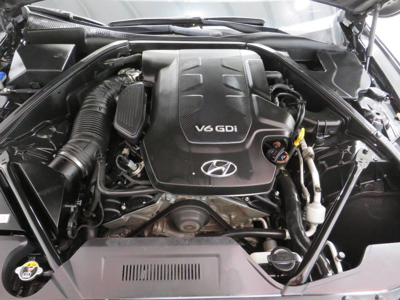 Used 2015 Hyundai Genesis 3.8 w/ Option Group 04 image 32