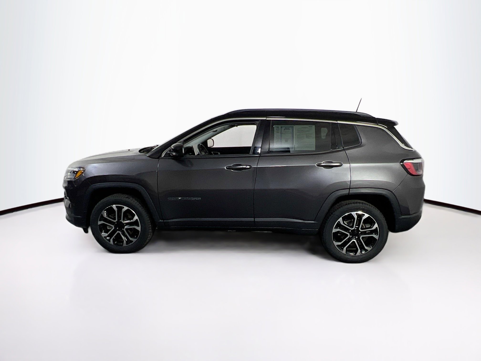 Used 2022 Jeep Compass Limited image 8