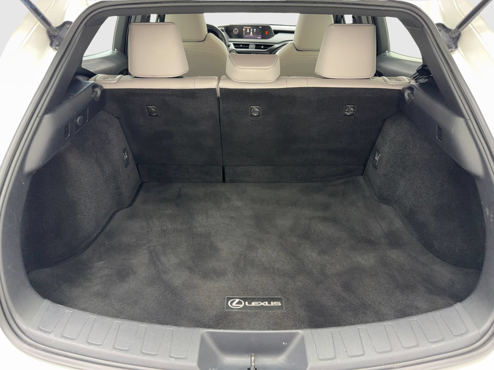 Used 2022 Lexus UX 200 w/ Accessory Package (Z2) FWD image 48