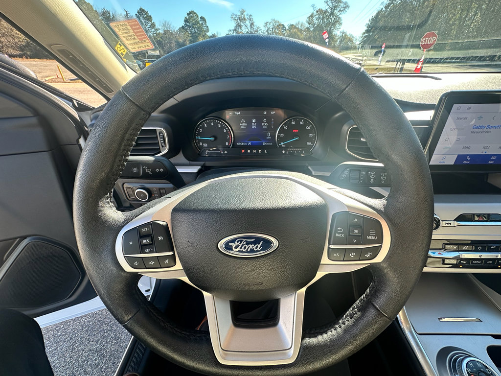 Used 2024 Ford Explorer XLT w/ Equipment Group 202A image 9