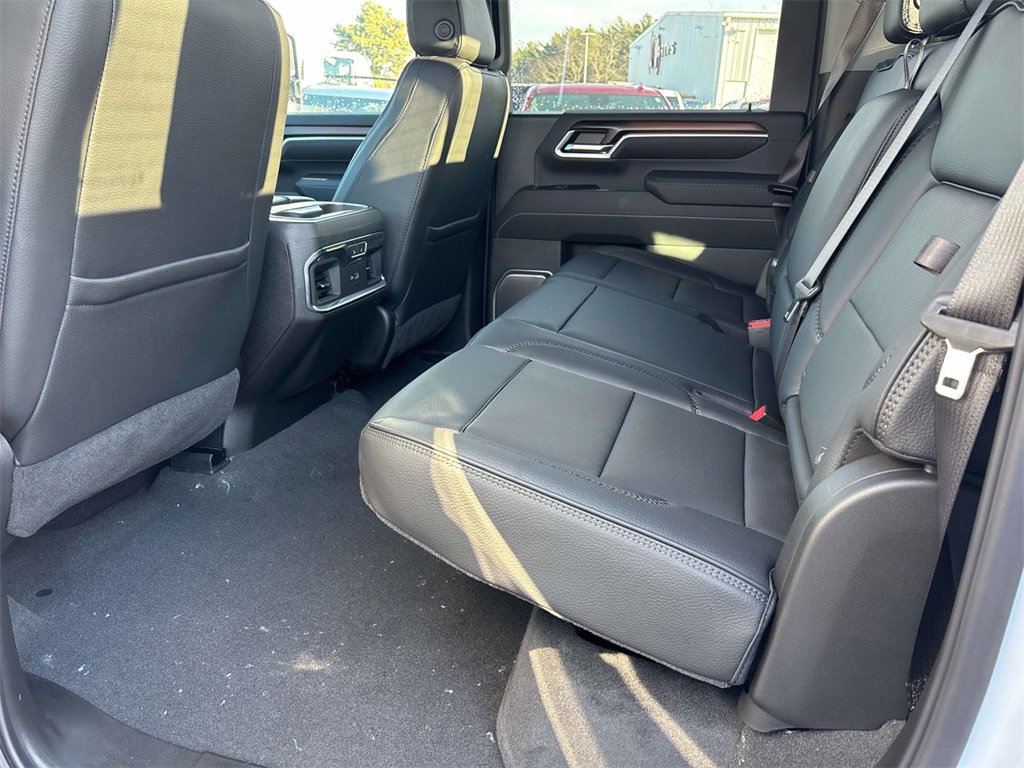 New 2026 GMC Sierra 3500 Denali w/ Denali Reserve Package image 4