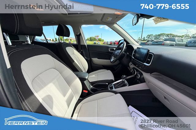 Used 2024 Hyundai Venue SEL FWD image 27
