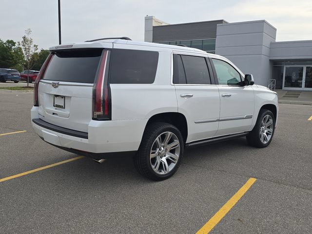 Used 2019 Cadillac Escalade Premium Luxury AWD/4WD image 4
