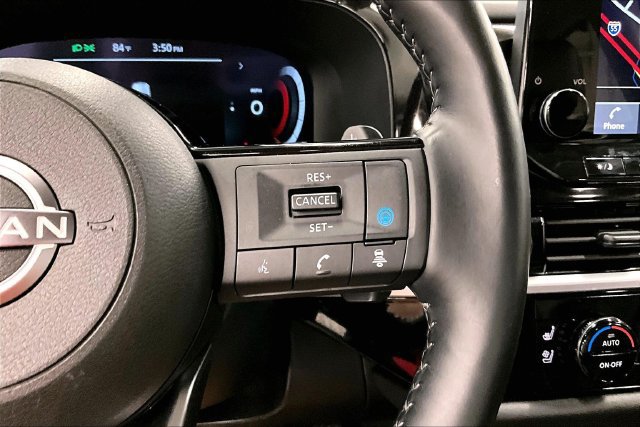 Used 2025 Nissan Pathfinder Platinum AWD/4WD image 28