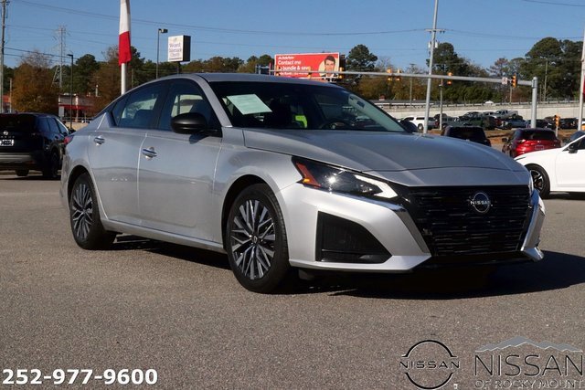 Used 2024 Nissan Altima 2.5 SV