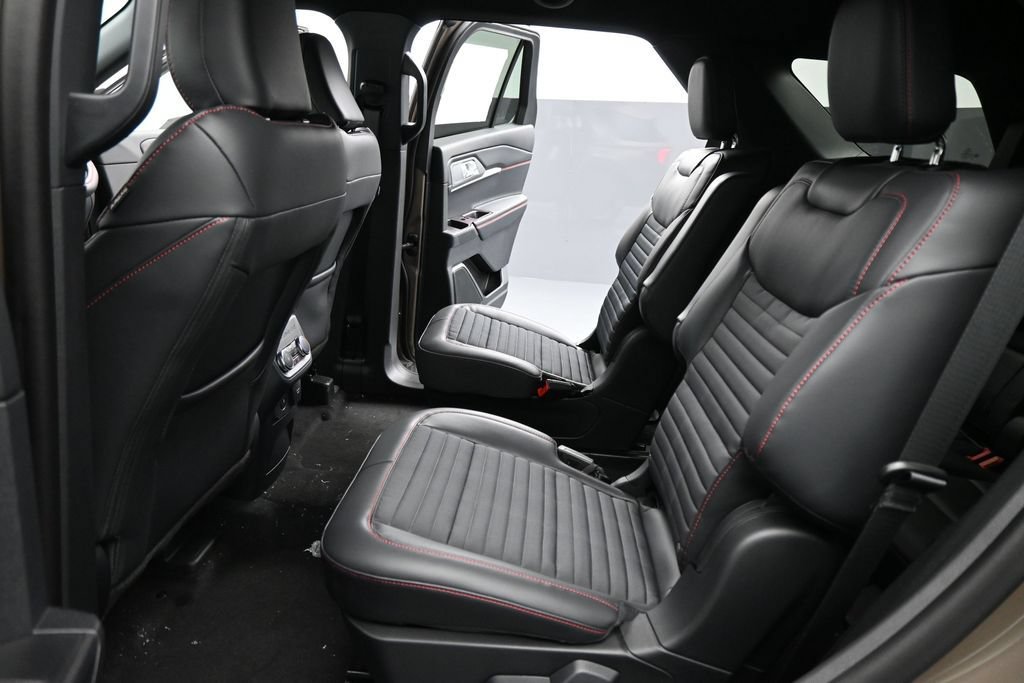 New 2026 Ford Explorer ST-Line w/ ST-Line Street Pack RWD image 22